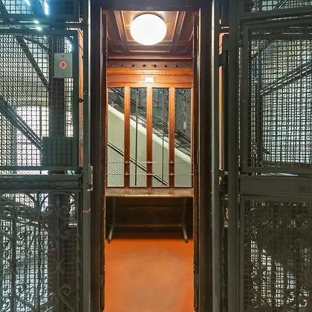 Luxury Quiet Above Subway Appartement *