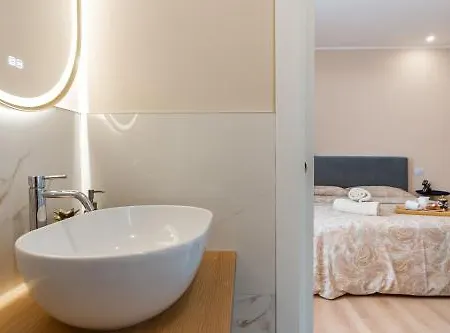 Luxury Quiet Above Subway Appartement