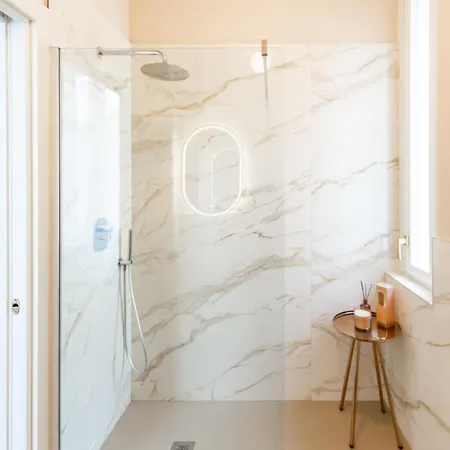 Luxury Quiet Above Subway Appartement *